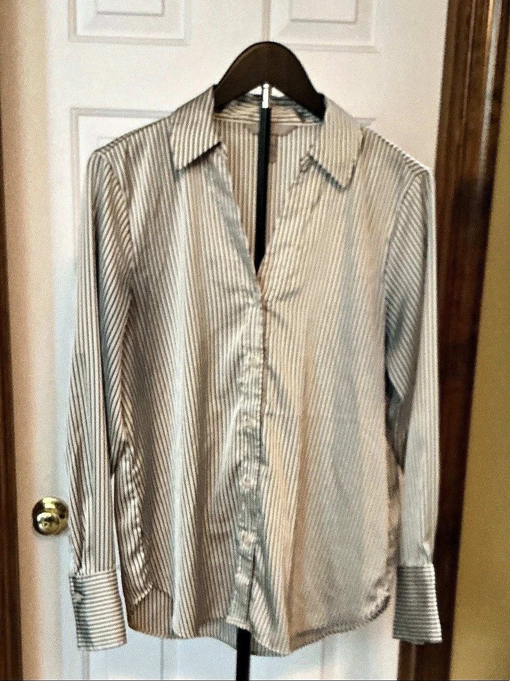 H&M Striped Button Down in White & Black Size Medium